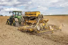 siewnik pasowy Claydon Hybrid 6T