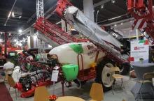 Podczas targów Agrotech sprzedawcy zachęcali rolników do inwestycji w maszyny rolnicze oferując atrakcyjne formy finansowania.