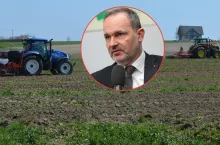 pole, traktory, twarz europosła Hetmana w kółku