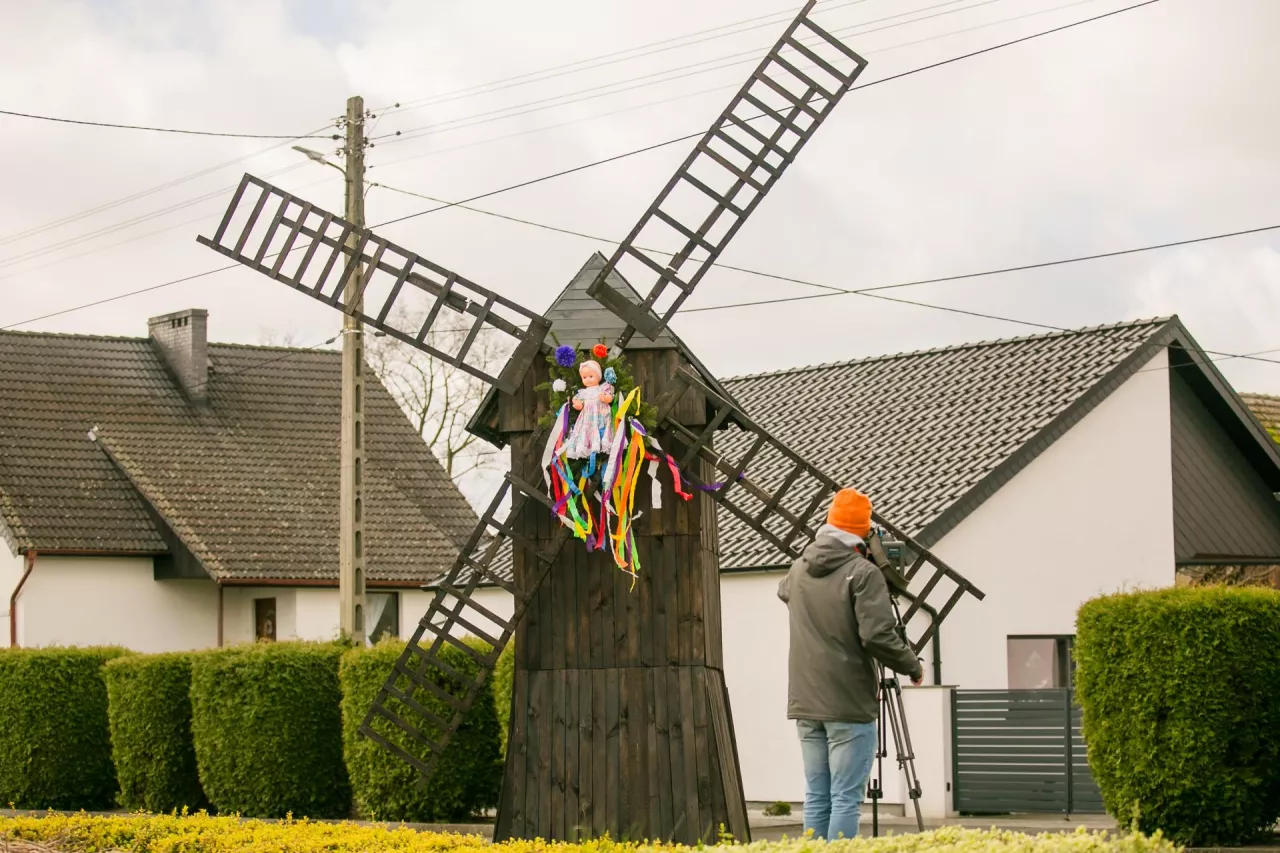 Marzanki i marzołki ze Starych Siołkowic w gminie Popielów. Zawisają tylko w niedzielę marzankową, czyli na tydzień przed Palmową