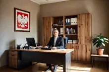 Jak odrzucić spadek? Czy można to zrobić u notariusza czy trzeba przez sąd?