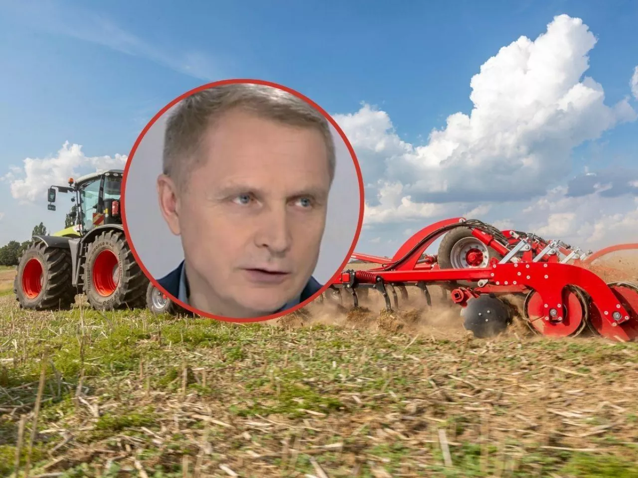 pole, maszyna rolnicza, twarz Henryka Smolarza w kółku, dyrektora generalnego KOWR