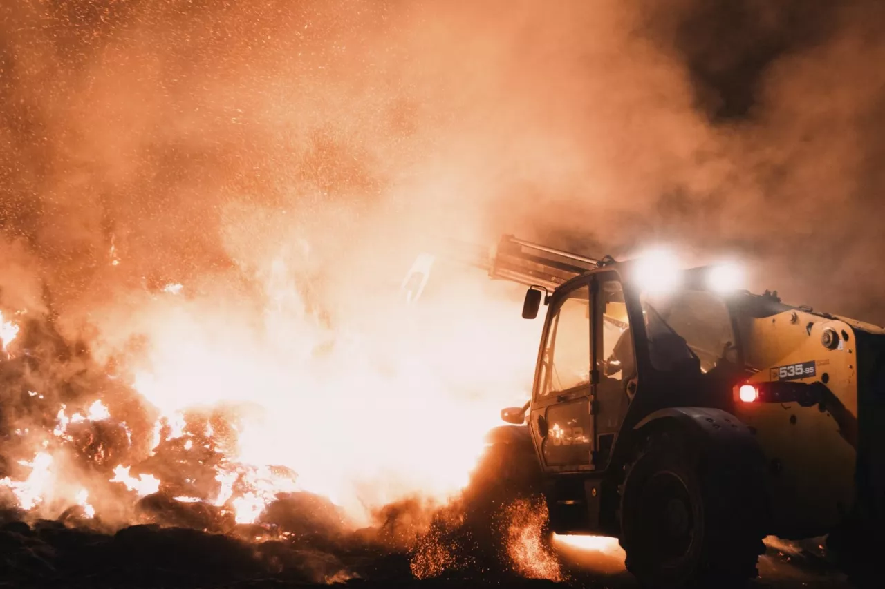 Podpalacz puścił z dymem ponad 1000 balotów. Jest nagroda za jego wskazanie