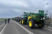 Protest rolników na S3 trwa. ”To nie dopłaty, to zapłata za pracę”