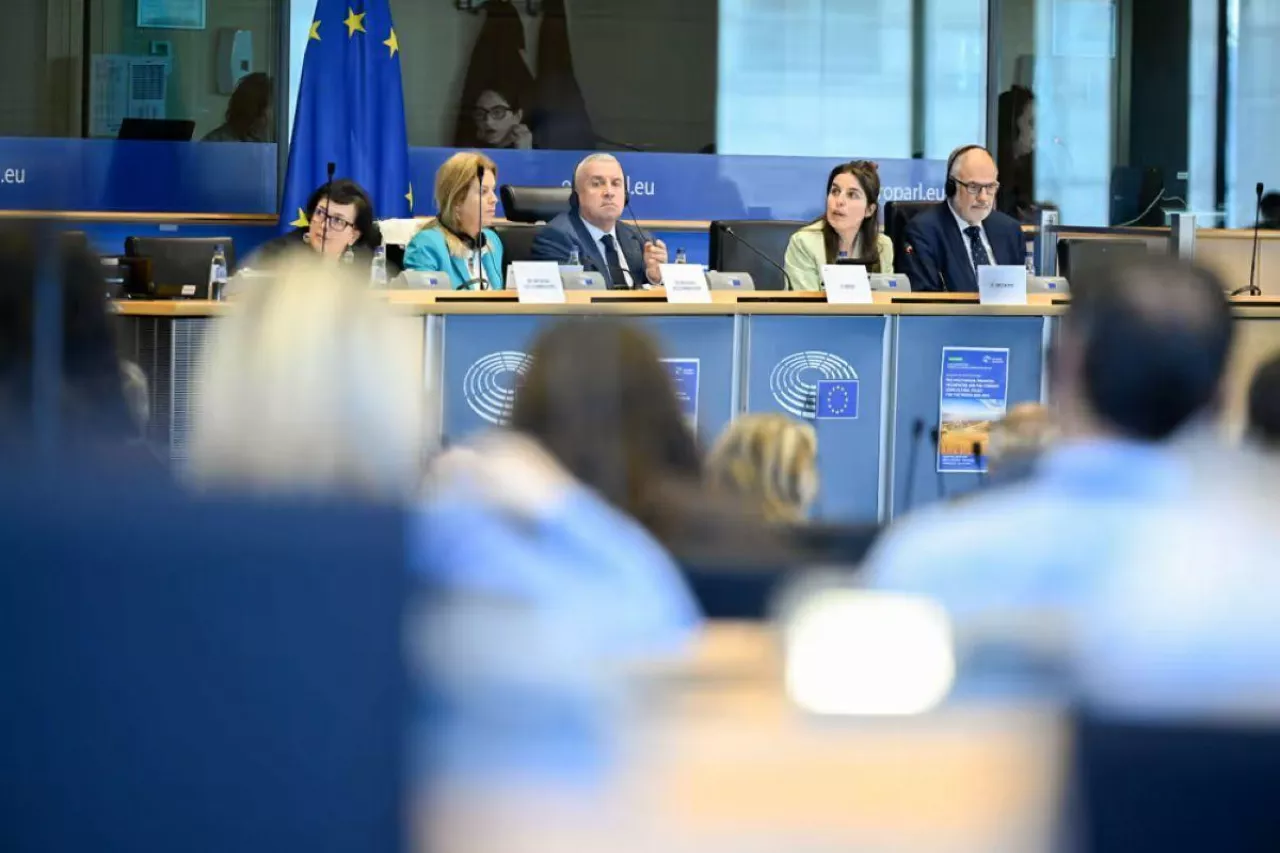 Posiedzenie Komisji Rolnictwa i Rozwoju Obszarów Wiejskich (AGRI) Parlamentu Europejskiego w Brukseli. Europosłowie dyskutują nad przyszłymi ramami finansowania WPR oraz systemem monitorowania wydatków po 2027 roku.