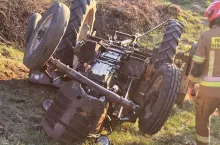 77-latek, po wydobyciu spod ciągnika rolniczego, trafił LPR do szpitala