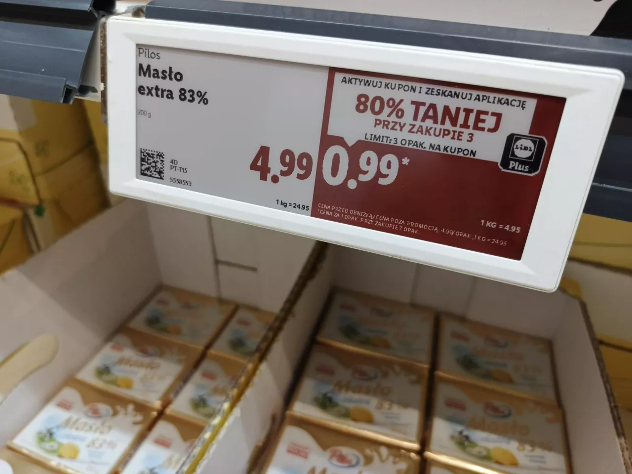W sklepach sieci Lidl można kupić trzy kostki masła płacąc za każdą jedynie 99 groszy