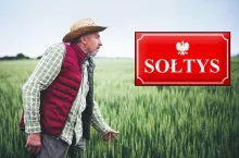 sołtys na polu, logo sołtys na tabliczce po prawej 