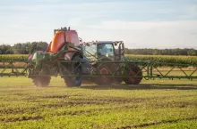 Amazone przedstawiło dwa rozwiązania dla opryskiwaczy polowych: system AmaXact z modulacją częstotliwości pracy rozpylaczy oraz zestaw AmaSelect twin umożliwiający oprysk z rozstawem 25 cm, fot. Łukasz Siara