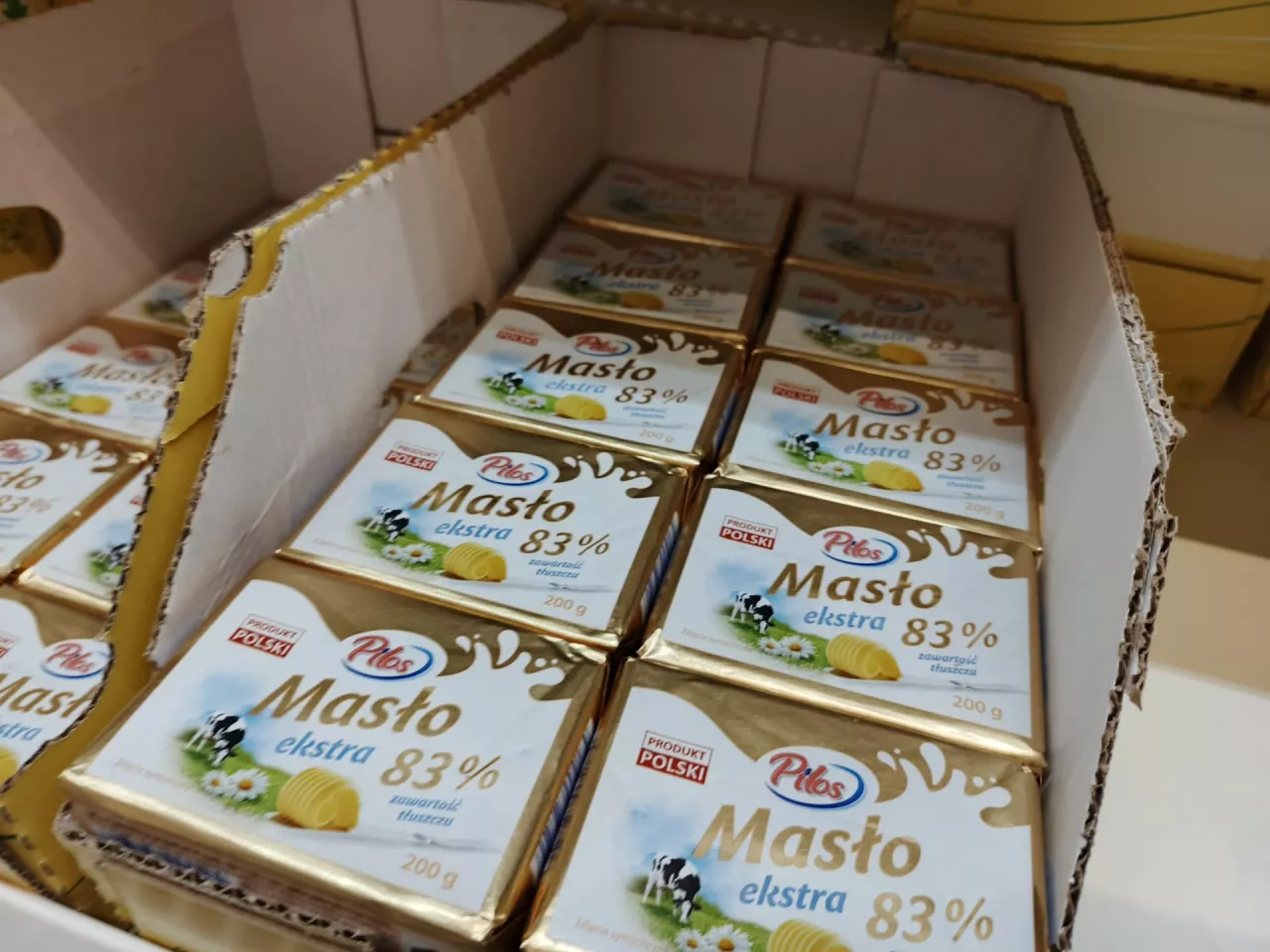 Masło po 88 groszy, a rolnik dokłada do produkcji. „To jest chore”