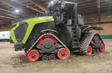 891768