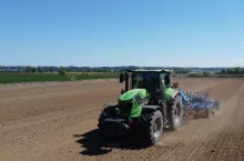 Deutz-Fahra 8 w polu