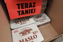 Agresywne promocje stały się w ostatnim czasie domeną dwóch sieci: Biedronki oraz Lidla. Na zdjęciu masło w promocji dostępnie w sieci Biedronka