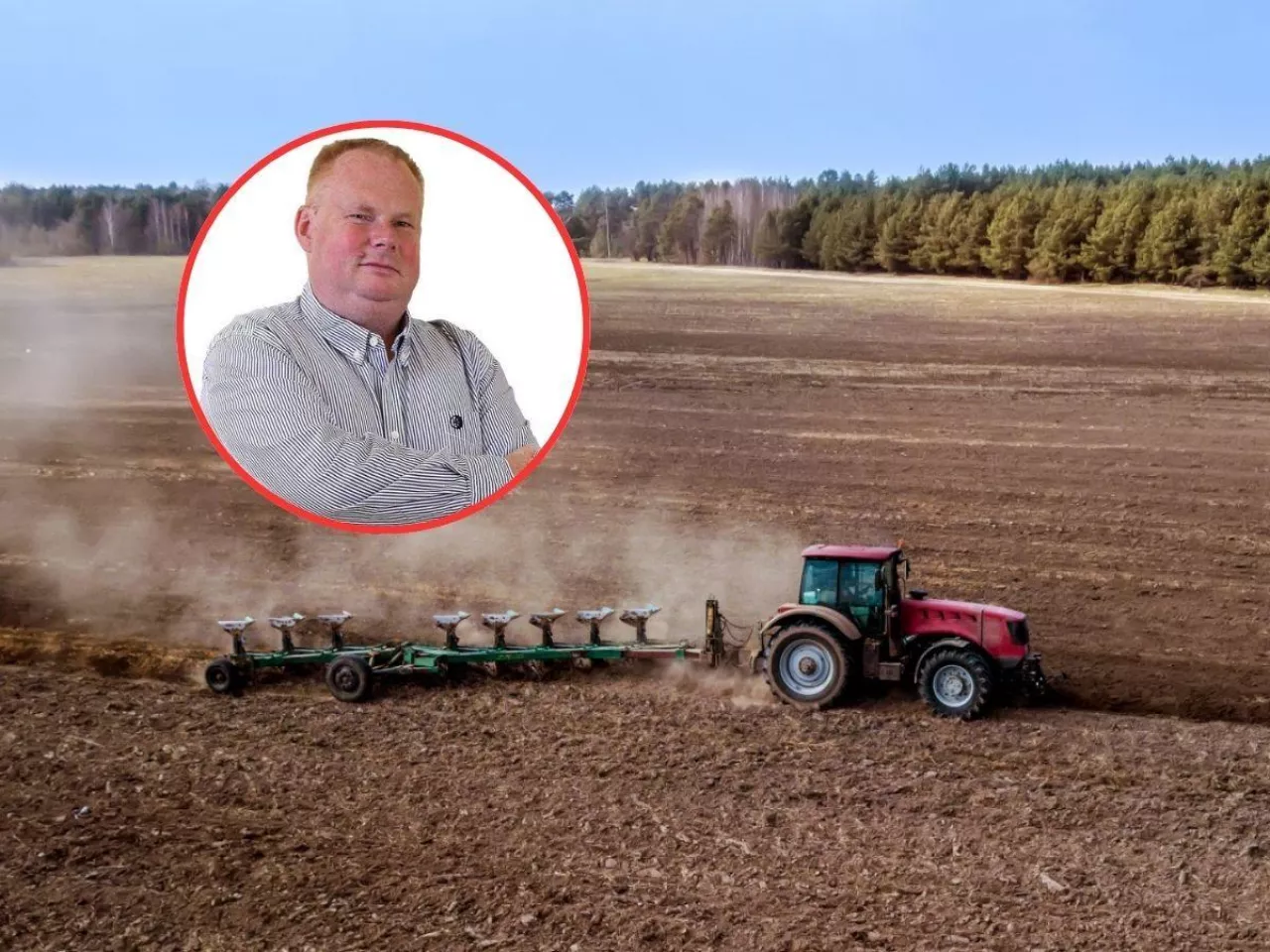 pole, traktor, w kółeczku twarz eksperta Andrzej Przepióra z WIR