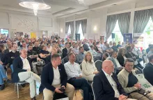 Nie czekaj, aż rynek Cię wyprzedzi. Forum Świnie pokaże, kto przetrwa w branży