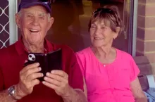 Sara i Mike Kenny są małżeństwem od około 60 lat.