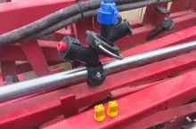 937658