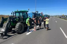 ”Ratuj się, kto może”. Rolnicy blokują S3 i zapowiadają protest bez końca