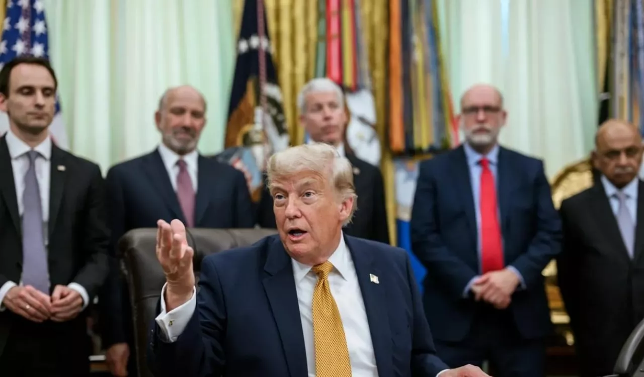 Donald Trump w Gabinecie Owalnym