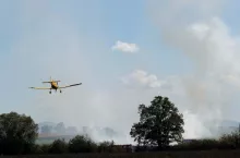 Do pomocy strażakom zaangażowano samolot gaśniczy
