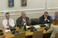 Marnuje się cholernie dużo pieniędzy – grzmiał w Sejmie poseł PSL Czesław Siekierski. 