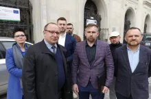 Członkowie OOPR przed MRiRW, zdjęcie ilustracyjne