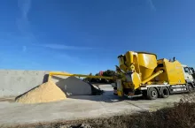 943853
