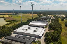 Nowe hale produkcyjne firmy Krampe w Coesfeld zajmują łącznie 7600 m². Od końca maja trwa tam uruchamianie linii produkcyjnych.