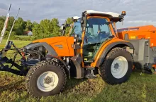  Lindner Lintrac 100 oraz Amazone IceTiger - duet nieco górski, ale nie tylko.

 