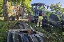 Siła zderzenia było ogromna. Ciągnik zgubił koło