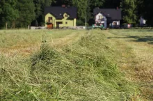Przekazując gospodarstwo często dyskusja toczy się nt. wartości przejmujących gruntów przez następcę. W wielu przypadkach emocje budzą nieruchomości na potencjalnych terenach budowlanych. 