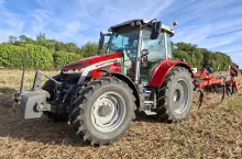 Massey Ferguson 5S. Teraz wszystkie modele mają bezstopniową przekładnię Dyna-VT